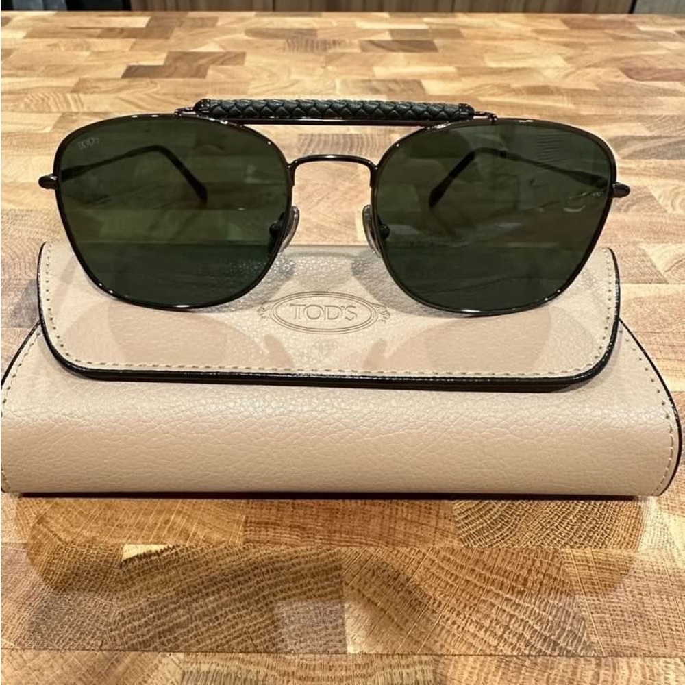 NWT Tods 56 mm square sunglasses